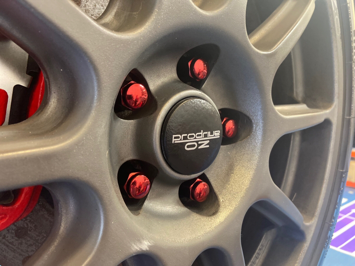 Titan Subaru Impreza Wheel Nuts Red Set of 20_2